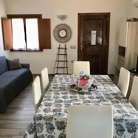 Prázdninový dům Casa Indipendente Con Accesso Diretto Al Mare *