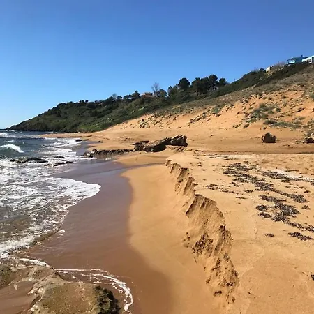 Casa Indipendente Con Accesso Diretto Al Mare *
